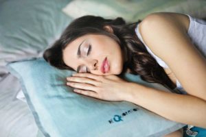 12 Steps to Getting Younger Looking Skin in Your Sleep